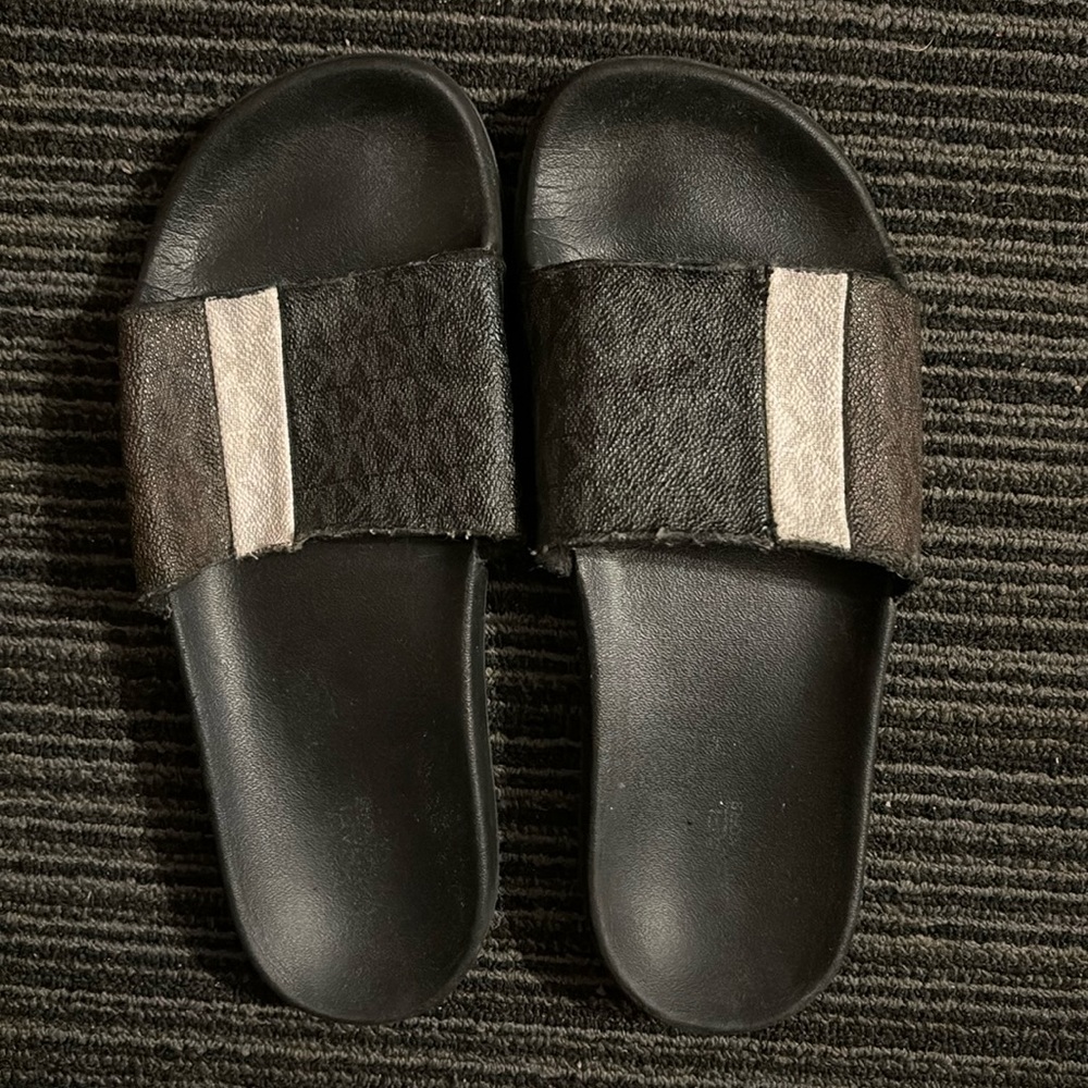 MK Slides~ Size Small